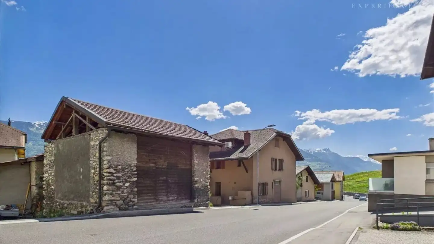 Mixed-use building for sale - 1964 Conthey