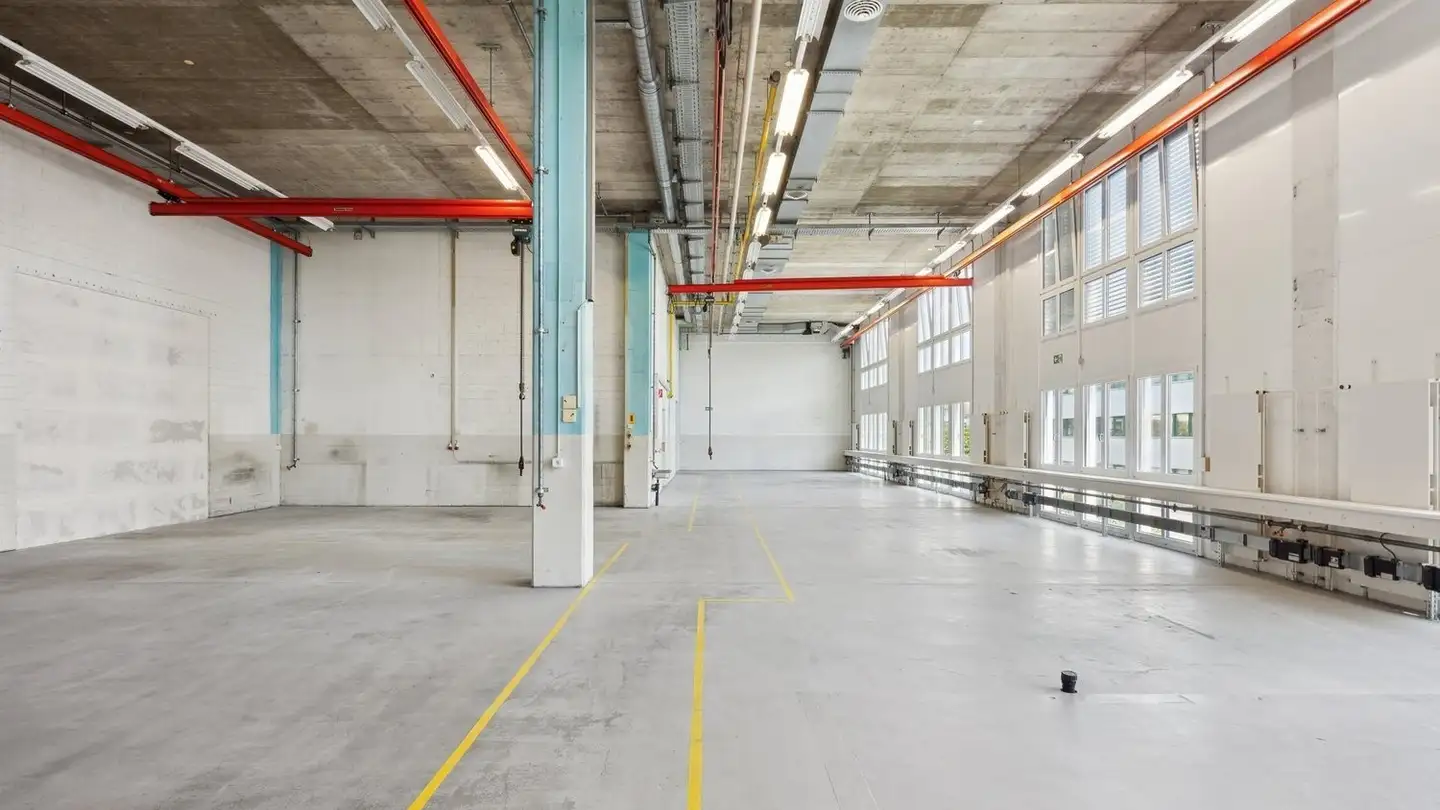 Commercial à louer - Neuhofstrasse 10, 8630 Rüti ZH - Photo 4