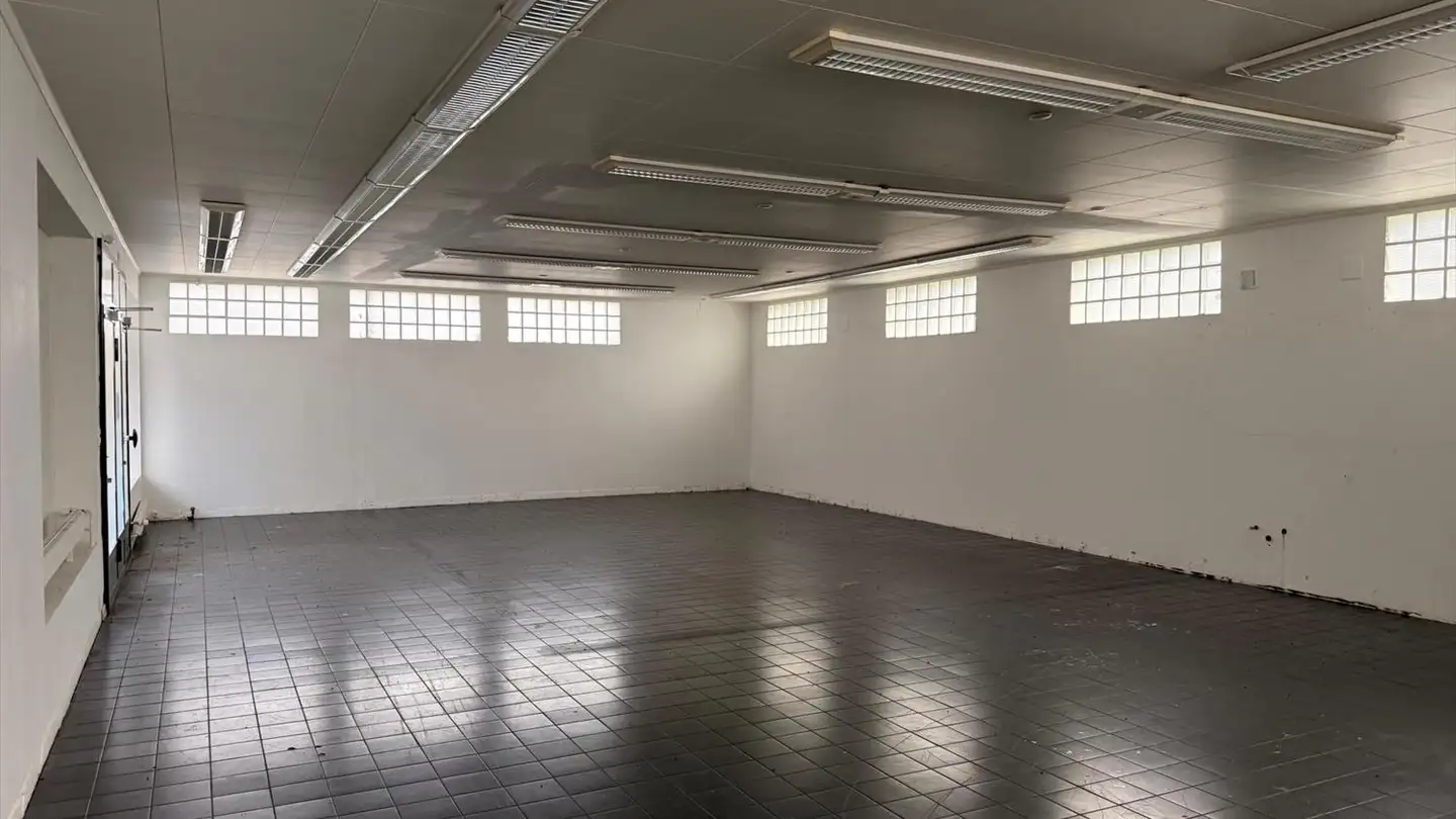 Mixed-use building for sale - 1969 St-Martin VS - Photo 2