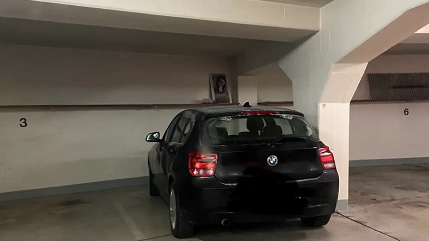 Parkplatz im Freien mieten - Seminarstrasse 10, 8057 Zürich