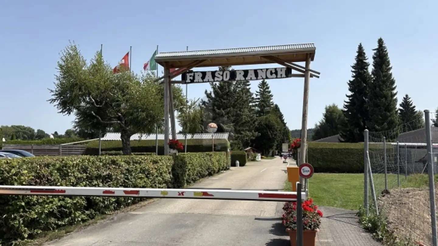 Chalet for sale - 2523 Lignières - Photo 2