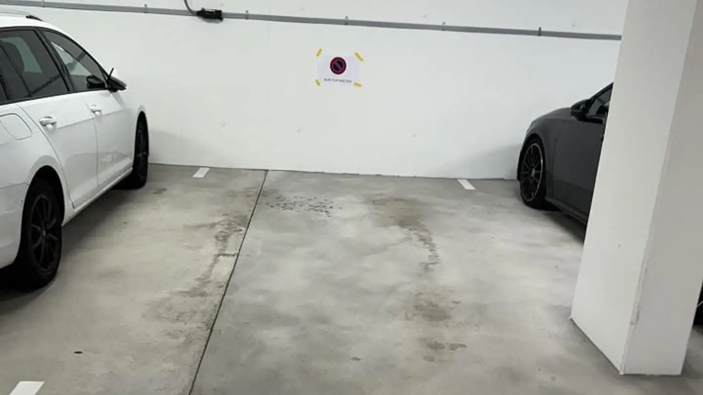 Place de parking souterraine à louer - Häslirainweg 10, 4147 Aesch BL