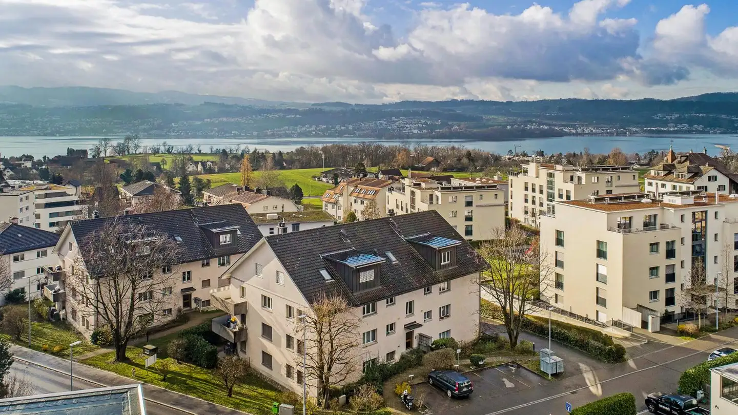 Place de parking souterraine à louer - Bergstrasse, 8707 Uetikon am See