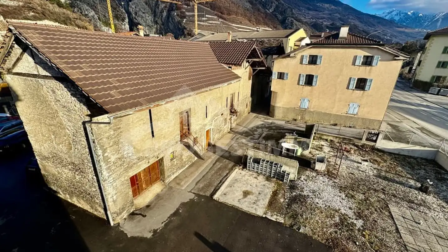 Edificio residenziale in vendita - 1957 Ardon