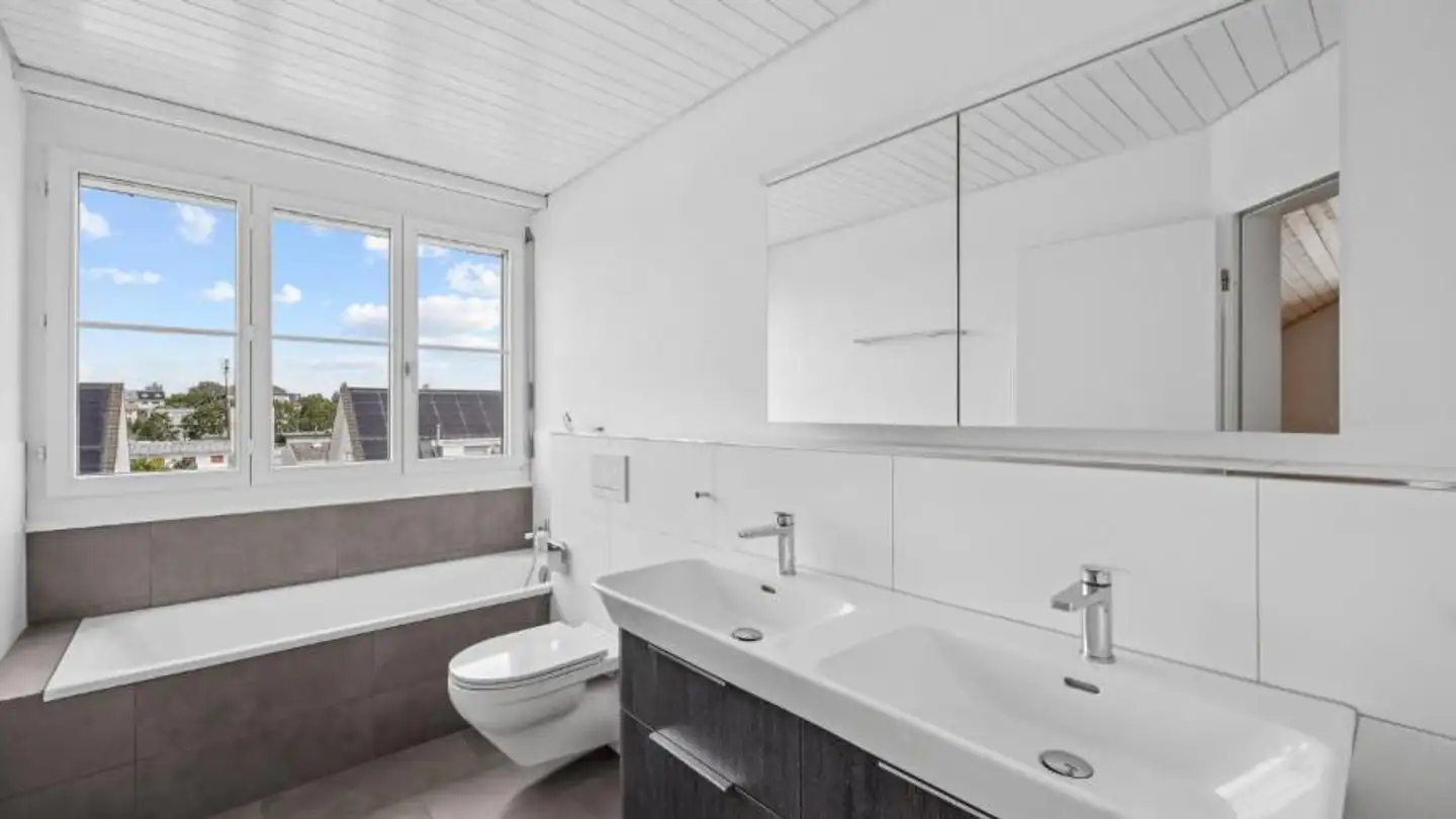 Attique à louer - Wisentalweg 4, 9230 Flawil - Photo 2