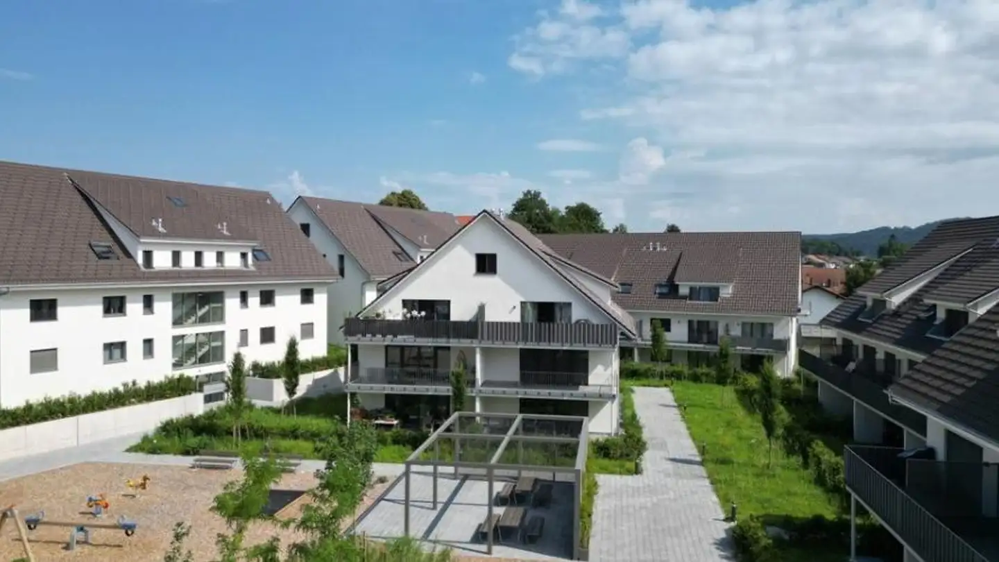 Überdachter Motorradparkplatz mieten - Käsistrasse 6, 5244 Birrhard