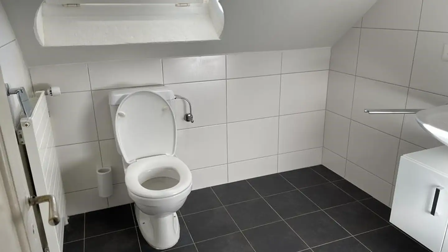 Wohnung mieten - Staatsstrasse 2, 3652 Hilterfingen - Foto 3