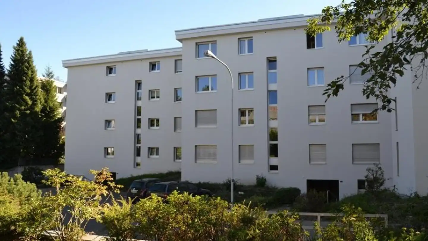 Tiefgaragenstellplatz mieten - In Der Gand-Strasse 27, 8126 Zumikon