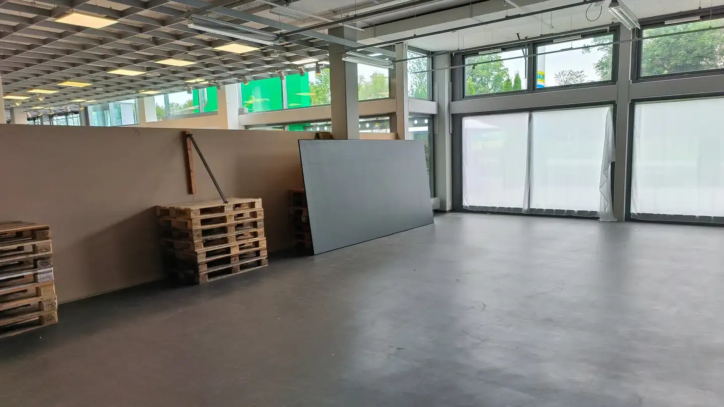 Commercial à louer - Wässeristrasse 28, 8340 Hinwil - Photo 2