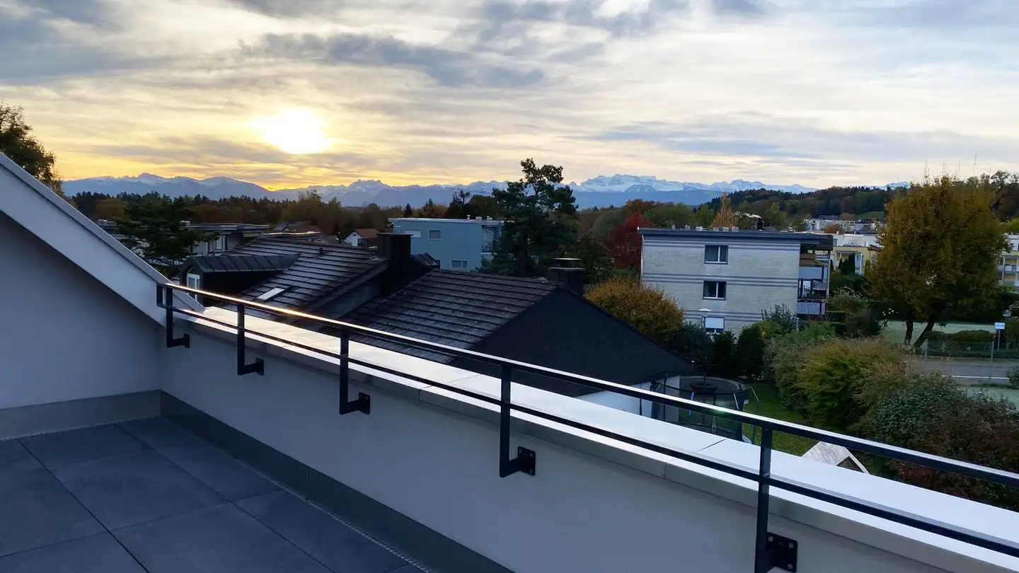 Dachgeschosswohnung mieten - Bachtelweg 29, 8132 Egg b. Zürich - Foto 3