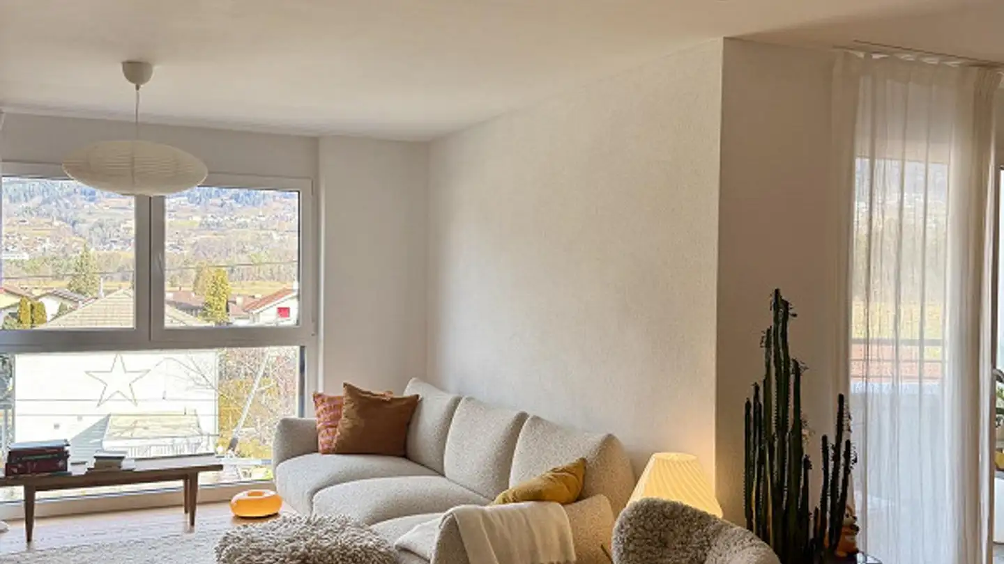 Appartement à louer - Unterdorf 8a, 7408 Cazis