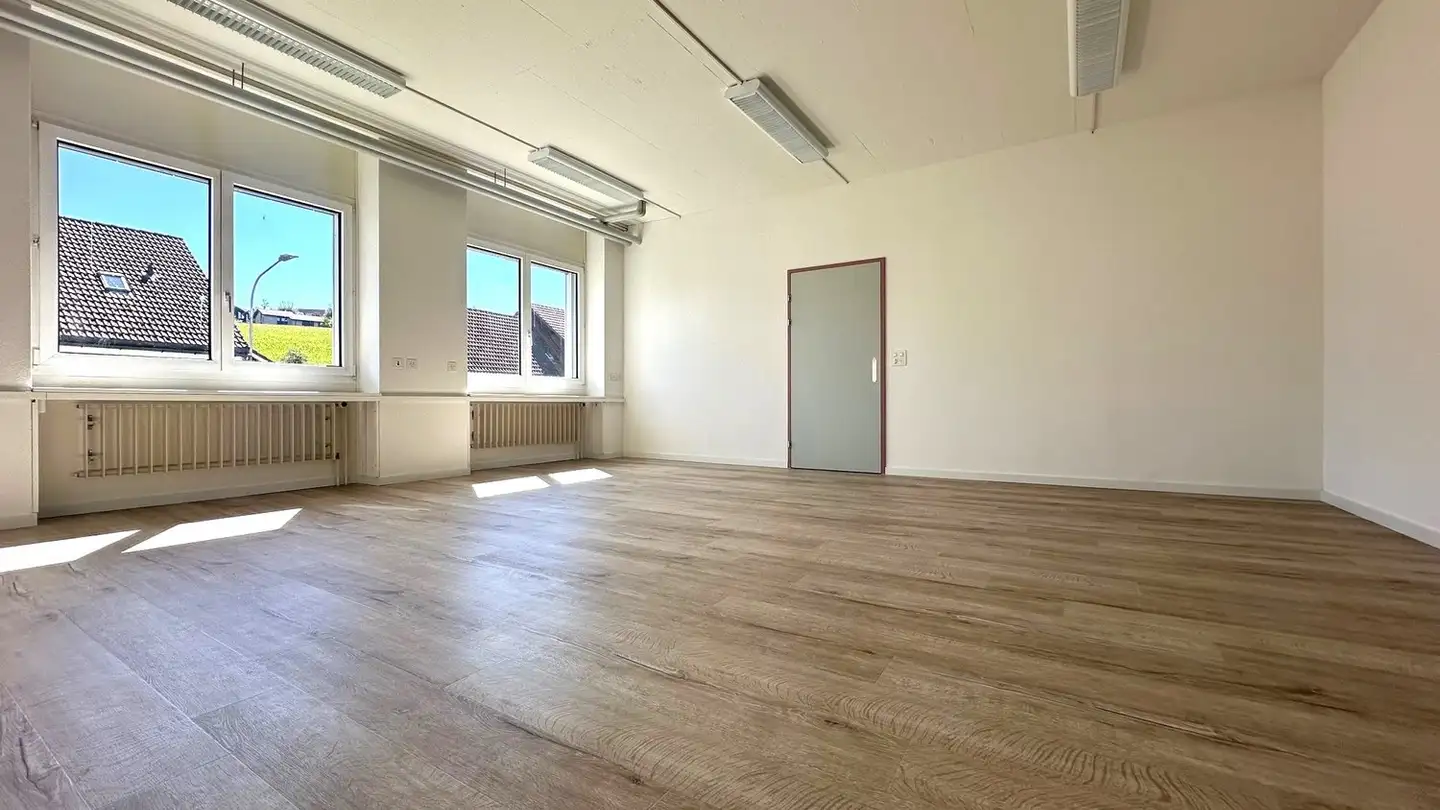 Grande magazzino in affitto - Schwarzenburgstrasse 854, 3145 Niederscherli - Foto 3