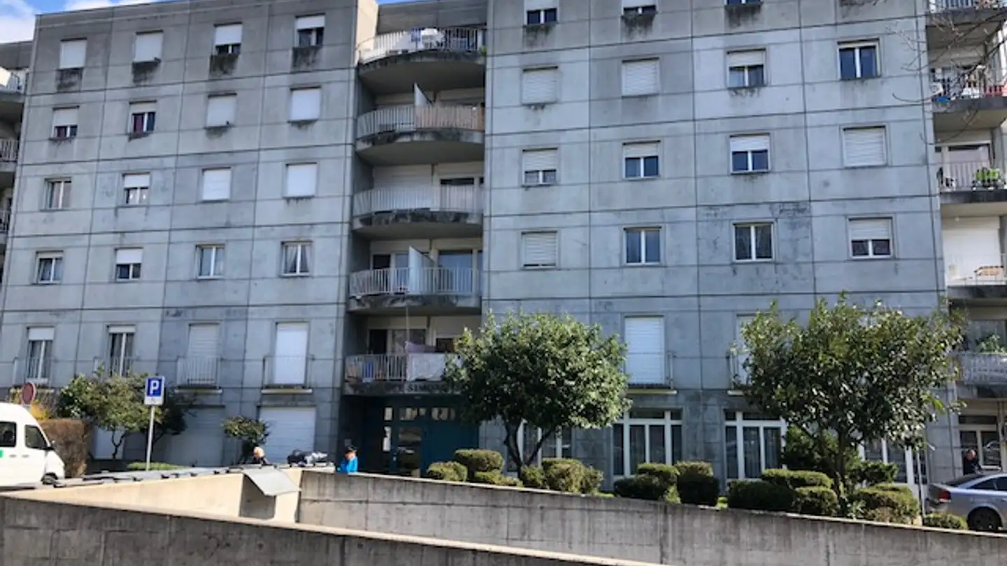 Outdoor parking space for rent - Rue Jean- Simonet, 1219 Châtelaine