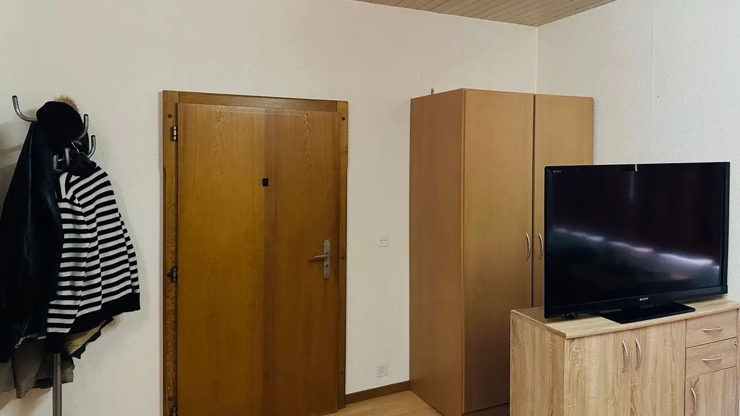 Single room for rent - St. Martinistrasse, 3930 Visp - Photo 3