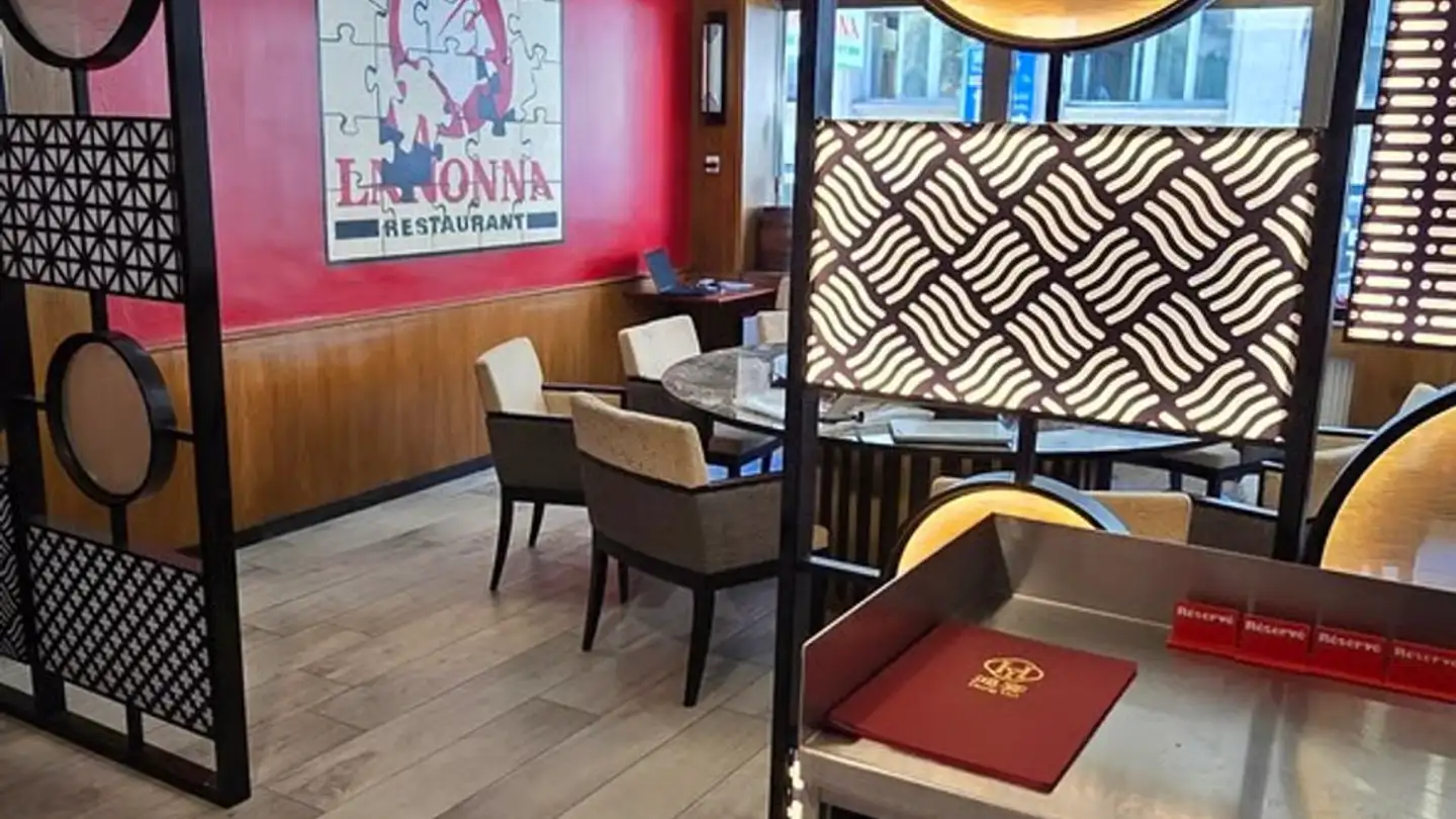 Commercial for sale - 1018 Lausanne - Photo 2