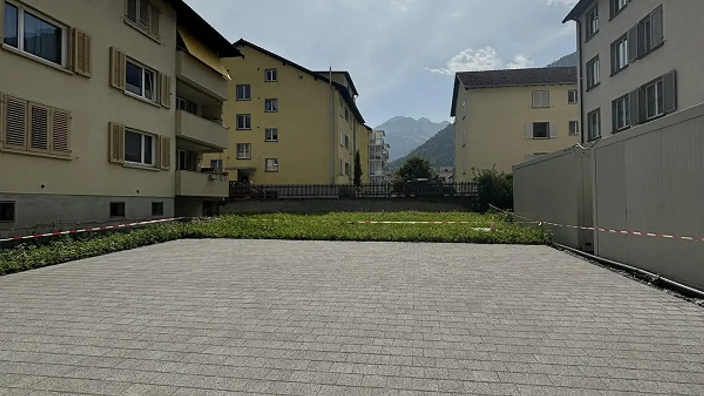 Place de parking extérieure à louer - Fliederweg 9, 7000 Chur