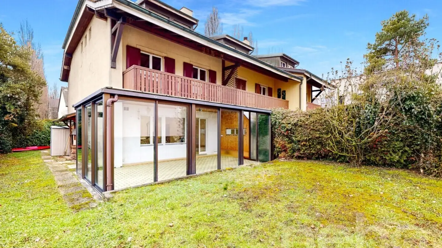 Stepped house for sale - 1258 Perly