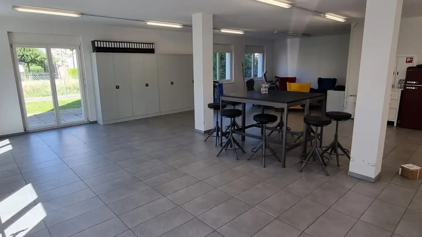 Commerciale in affitto - Lindenstrasse 6, 8604 Volketswil - Foto 3