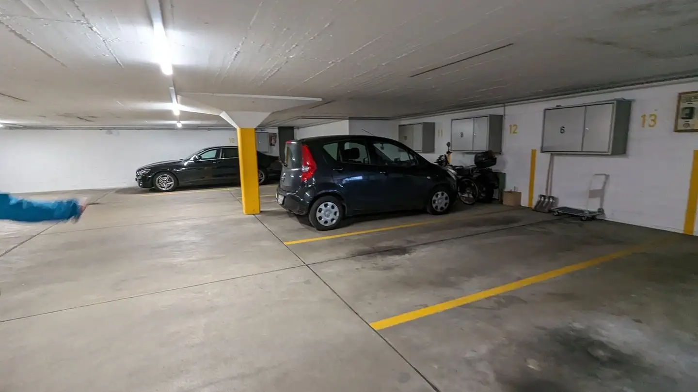 Tiefgaragenstellplatz mieten - Eichenweg 3, 5035 Unterentfelden
