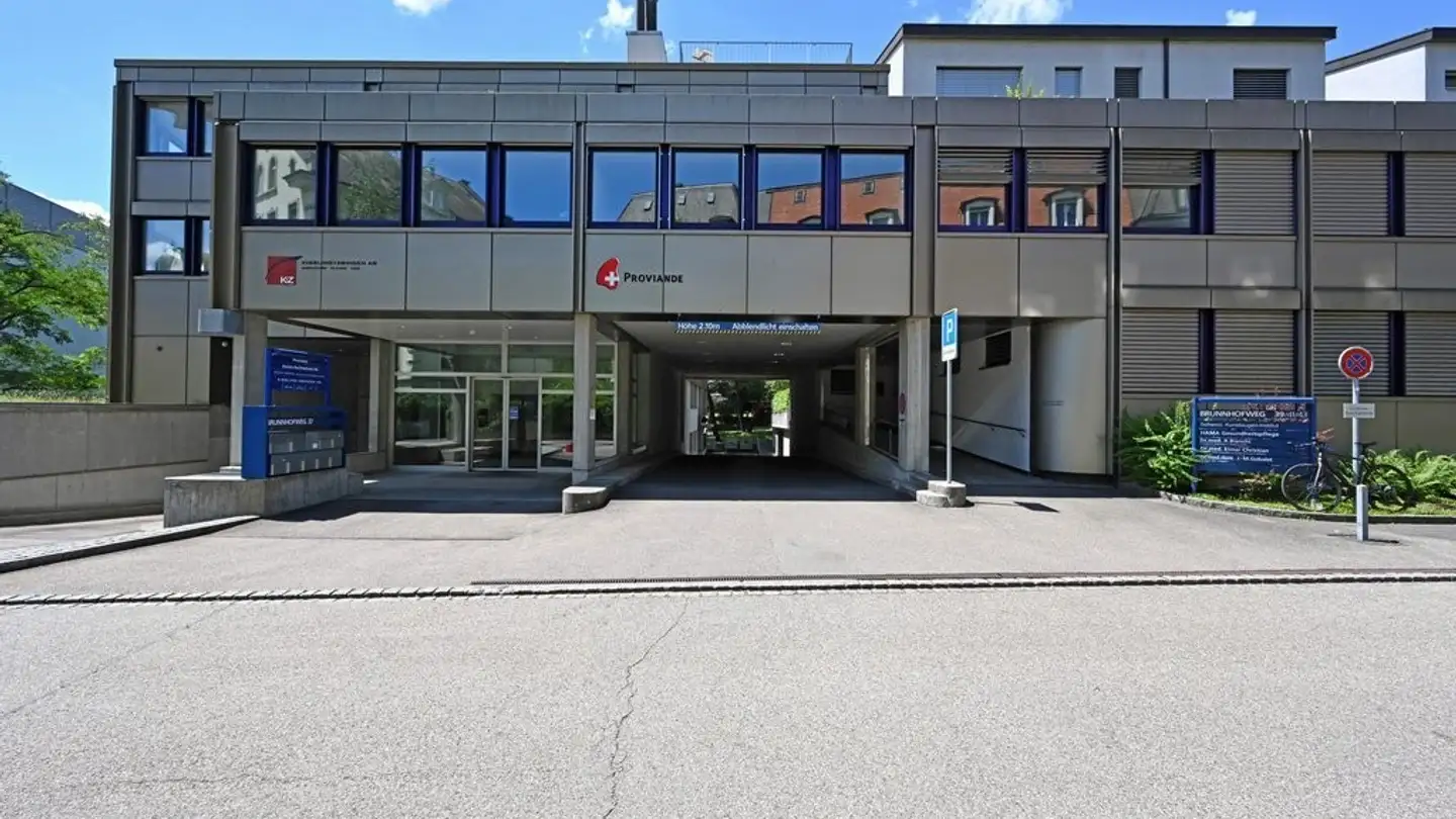 Indoor motorbike parking space for rent - Brunnhofweg 37, 3007 Bern