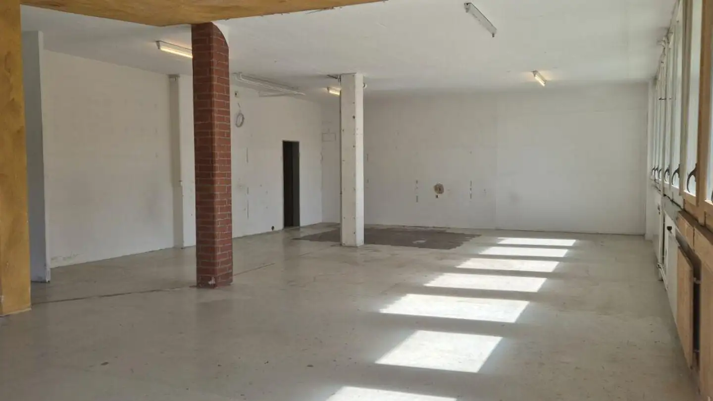 Commerciale in affitto - Sellenbüren 2, 8143 Stallikon - Photo 2