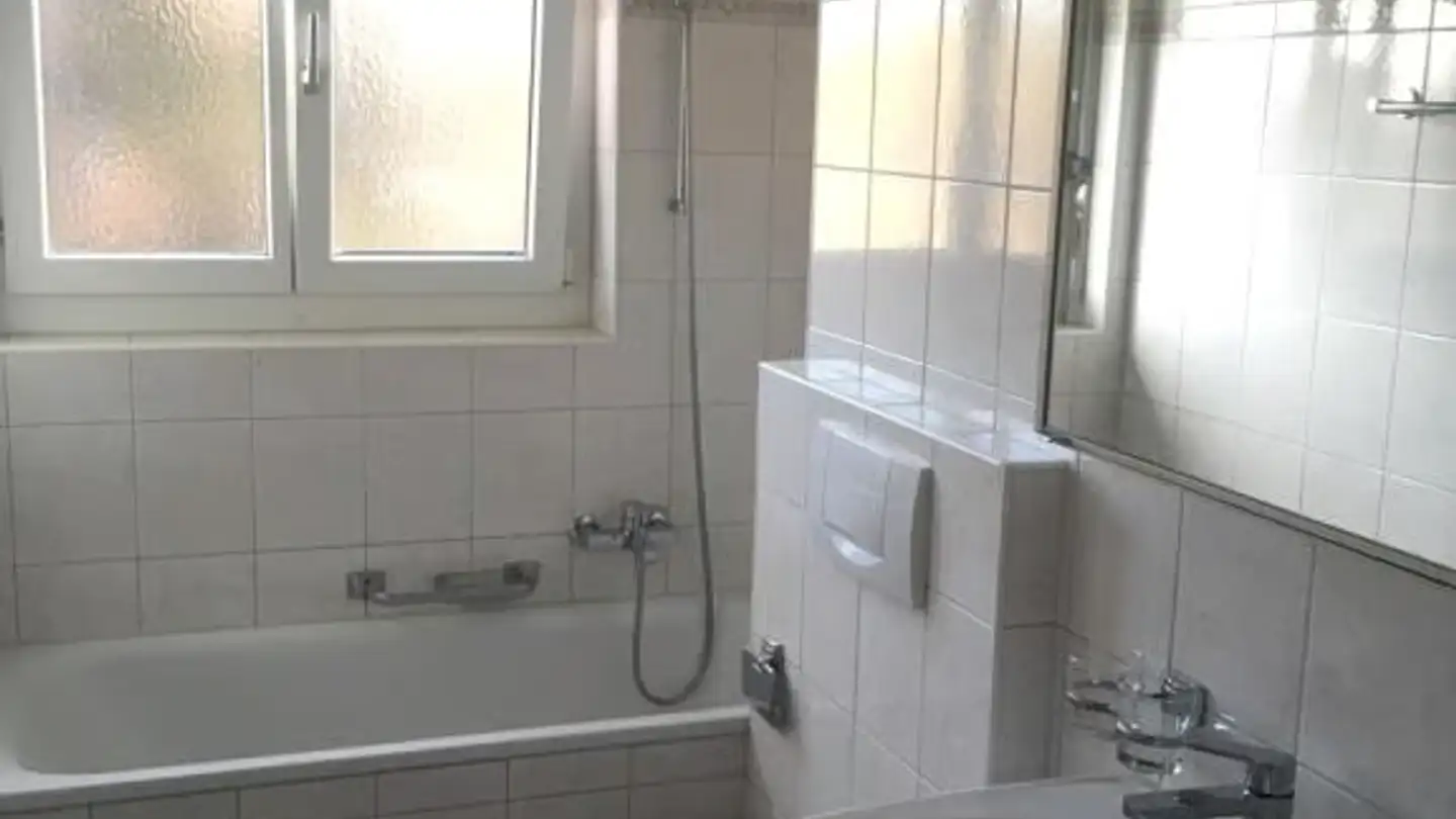 Apartment for rent - Chemin Johann-Lisser / Johann-Lisser-Weg 8, 2504 Biel/Bienne - Photo 3