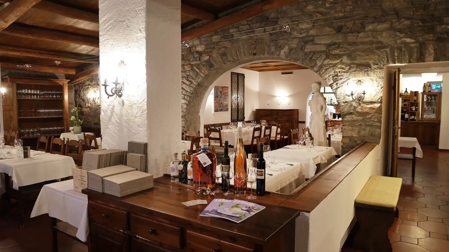 Restaurant à louer - Carrà Dei Nasi 10, 6612 Ascona