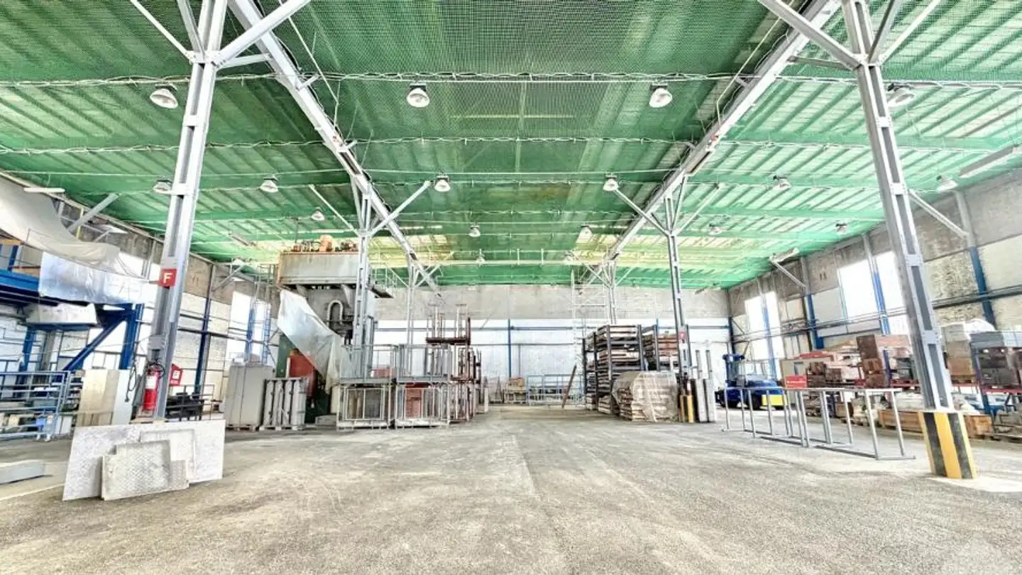 Mixed-use building for sale - 3965 Chippis - Photo 3
