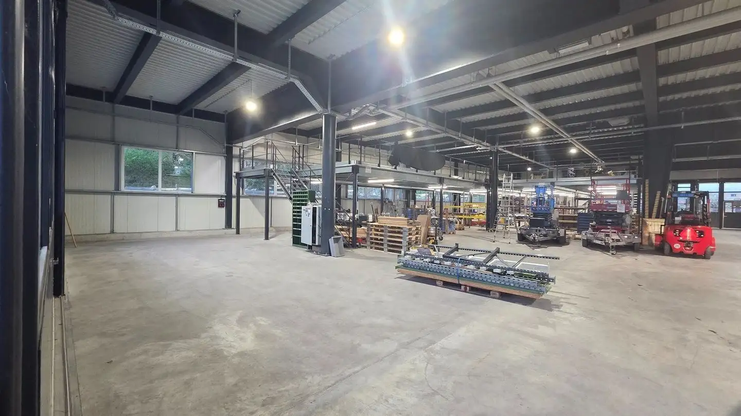 Commercial à louer - C.-F.-L.-Lohner-Strasse 22, 3645 Gwatt (Thun) - Photo 3