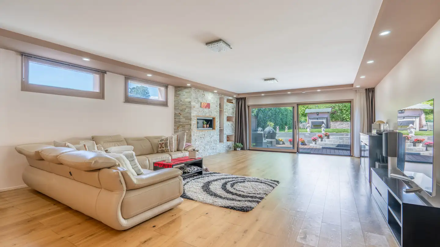 Row house for sale - 1127 Clarmont