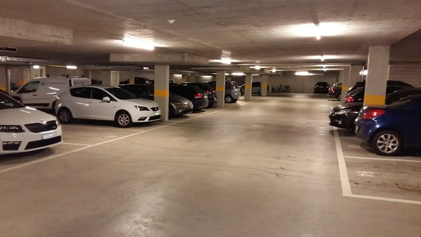 Outdoor parking space for rent - Fellenbergstrasse 4, 3052 Zollikofen