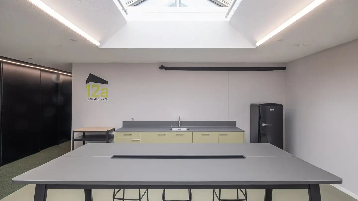 Bureau à louer - Gewerbestrasse 12a, 8132 Egg b. Zürich