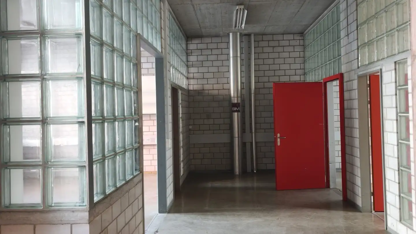 Commercial à louer - Ziegelackerstrasse 9a, 3027 Bern