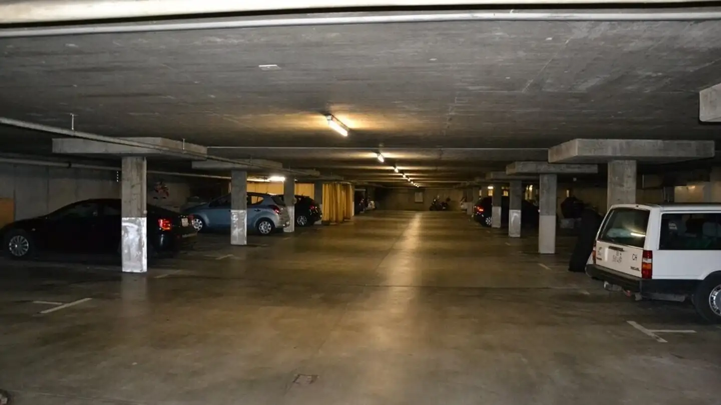 Underground parking space for rent - Chrummacher, 3202 Frauenkappelen
