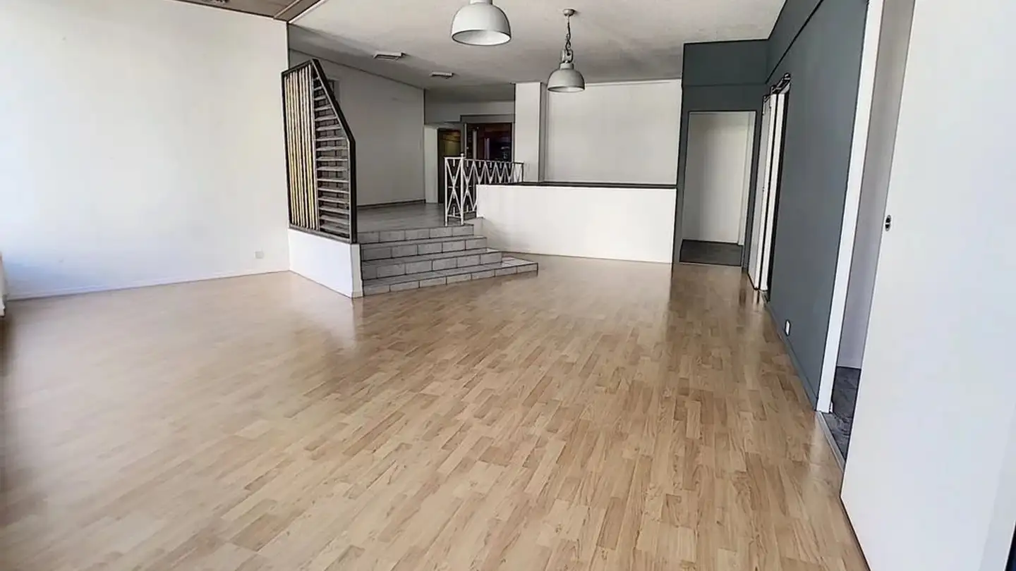 Arcade for rent - Avenue Du Crochetan 2, 1870 Monthey