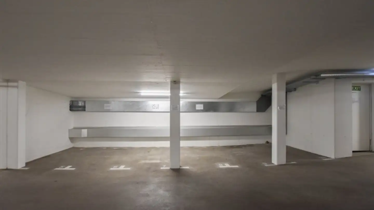 Überdachter Motorradparkplatz mieten - Mösliweg 5, 3098 Köniz