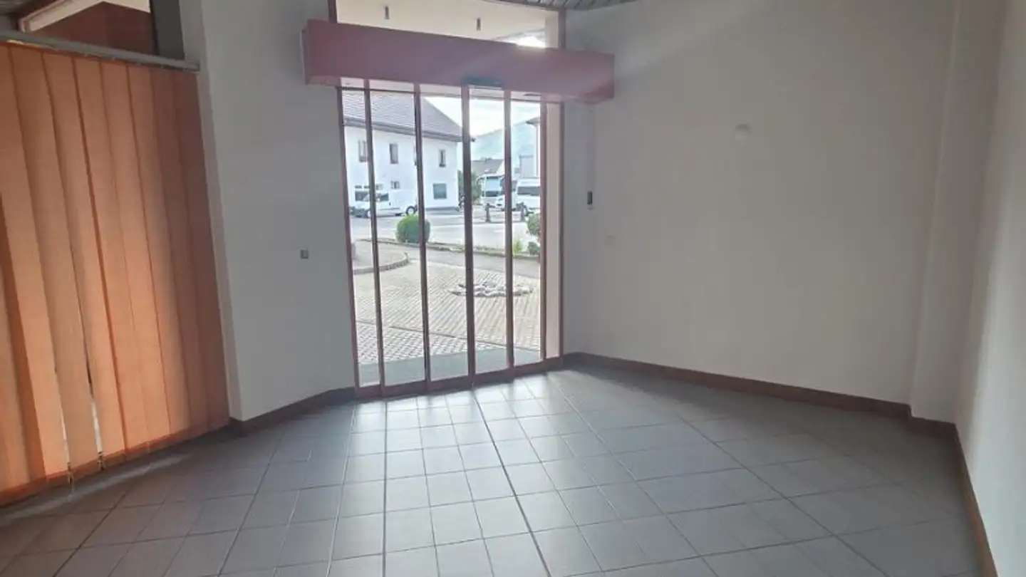 Commercial for rent - Rue Des Grands Prés 2, 2854 Bassecourt
