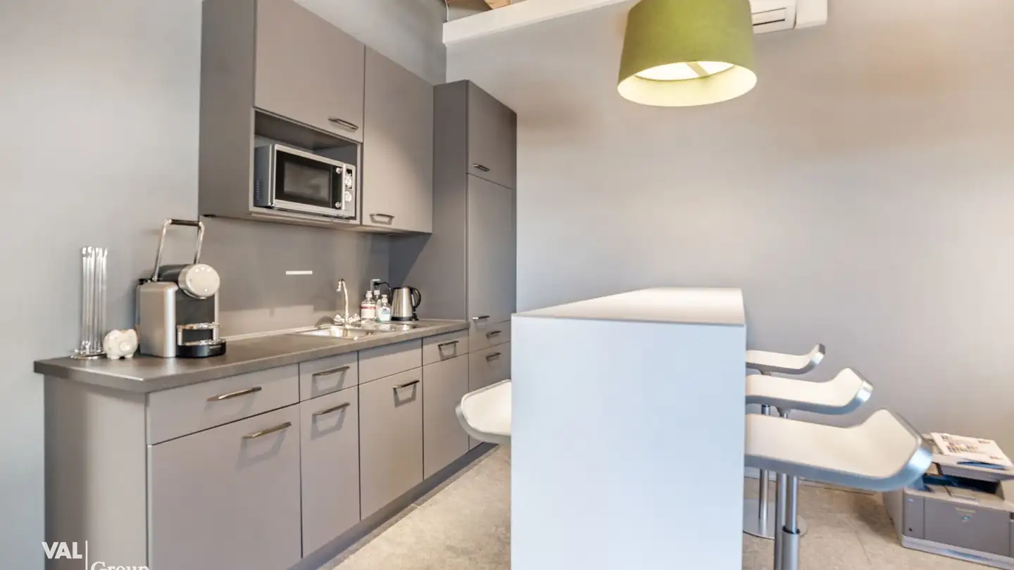 Mixed-use building for rent - Industriestrasse 7, 3900 Gamsen