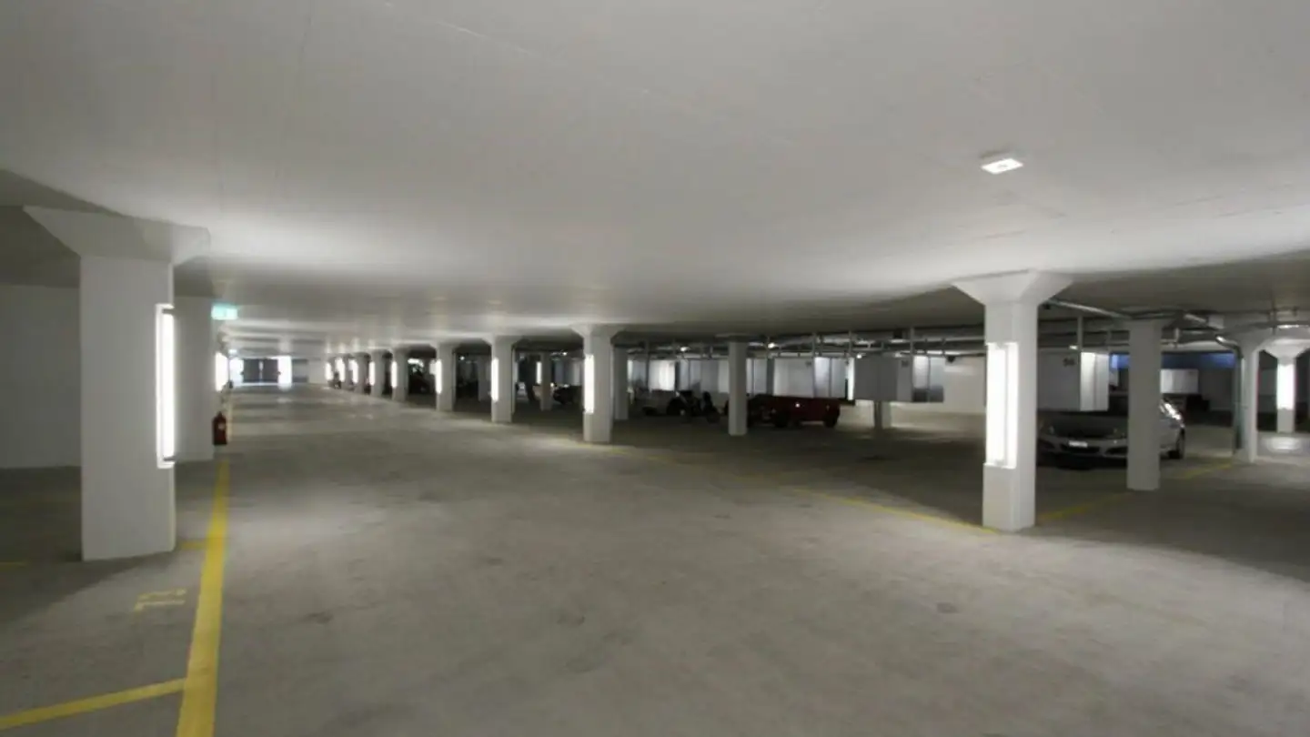 Place de parking souterraine à louer - Hirschenmatt, 6038 Honau