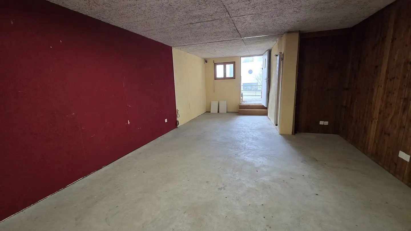 Commercial à louer - Hauptstrasse 3, 5035 Unterentfelden