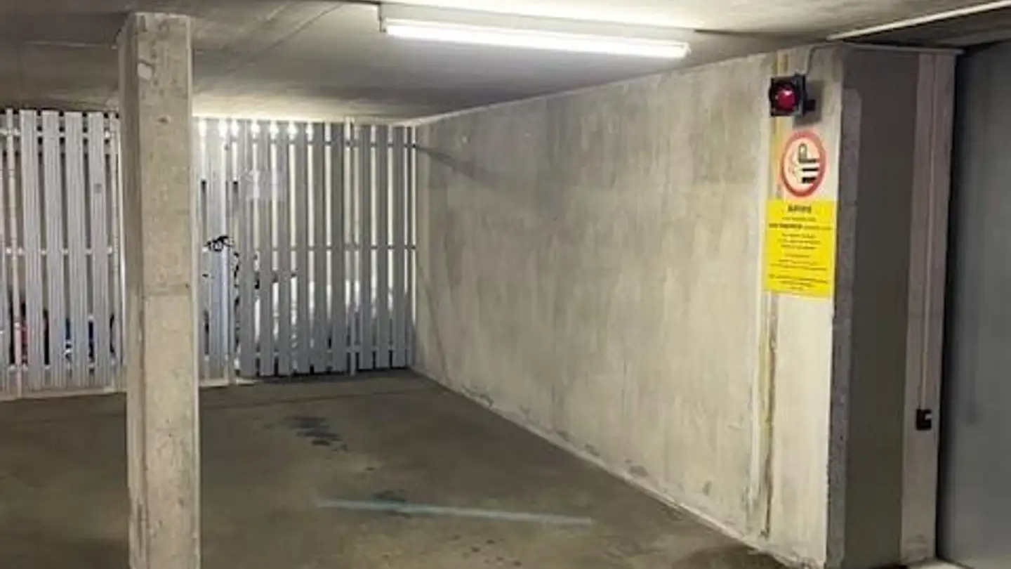 Underground parking space for rent - Brunngasse 3, 4153 Reinach BL - Photo 2