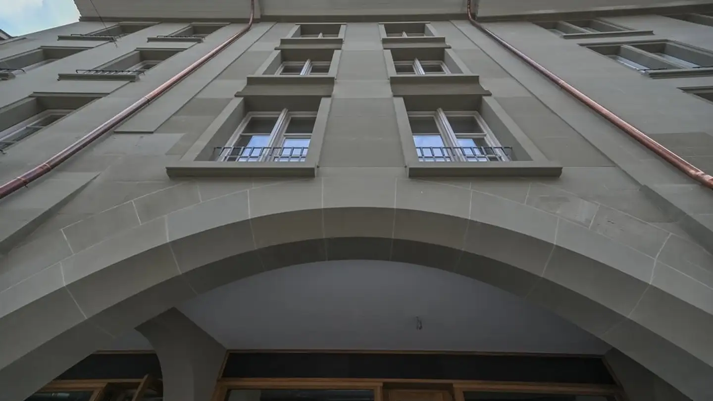 Window shop for rent - Kramgasse 72, 3011 Bern