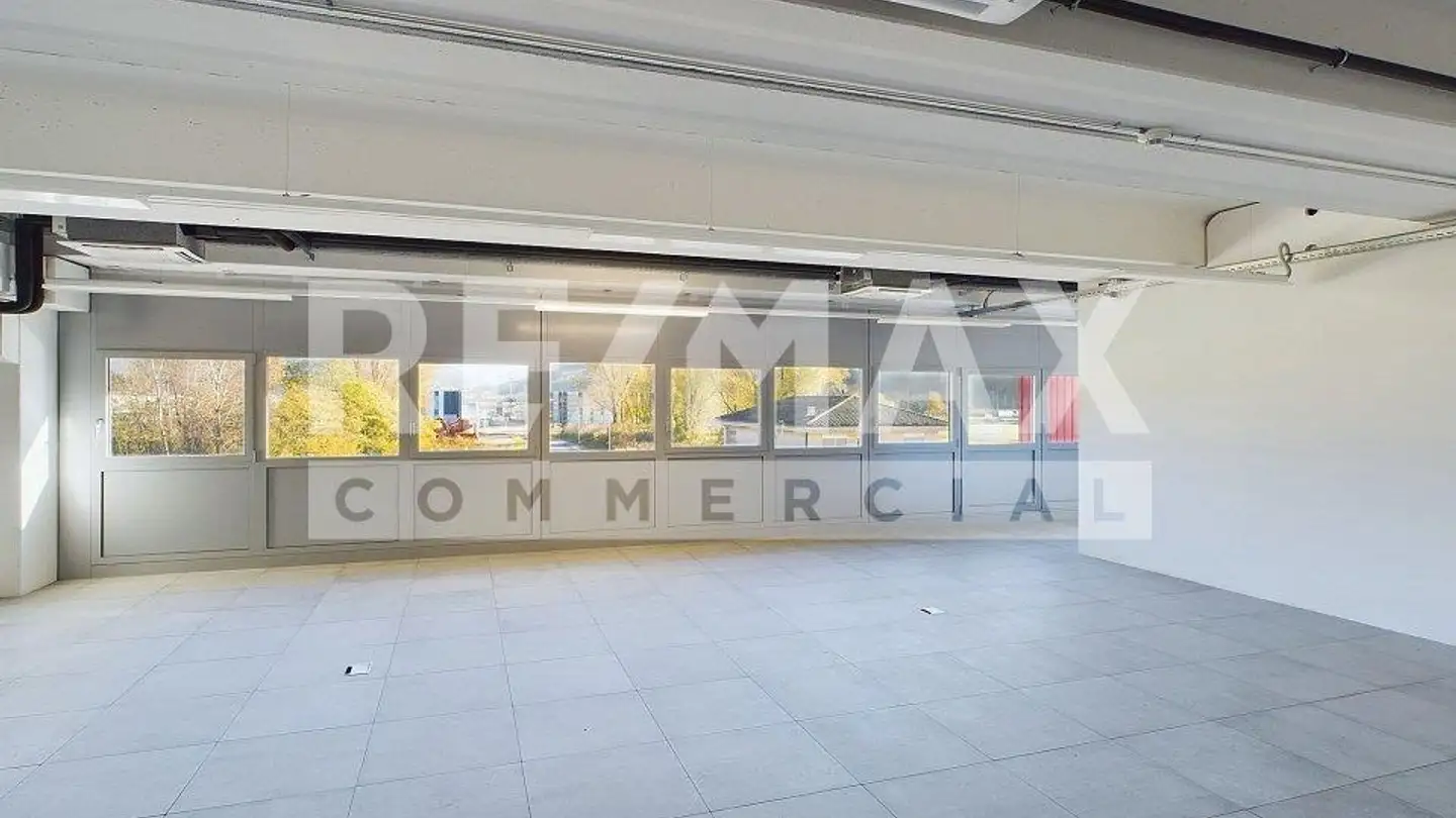 Office space for rent - 6828 Balerna - Photo 2