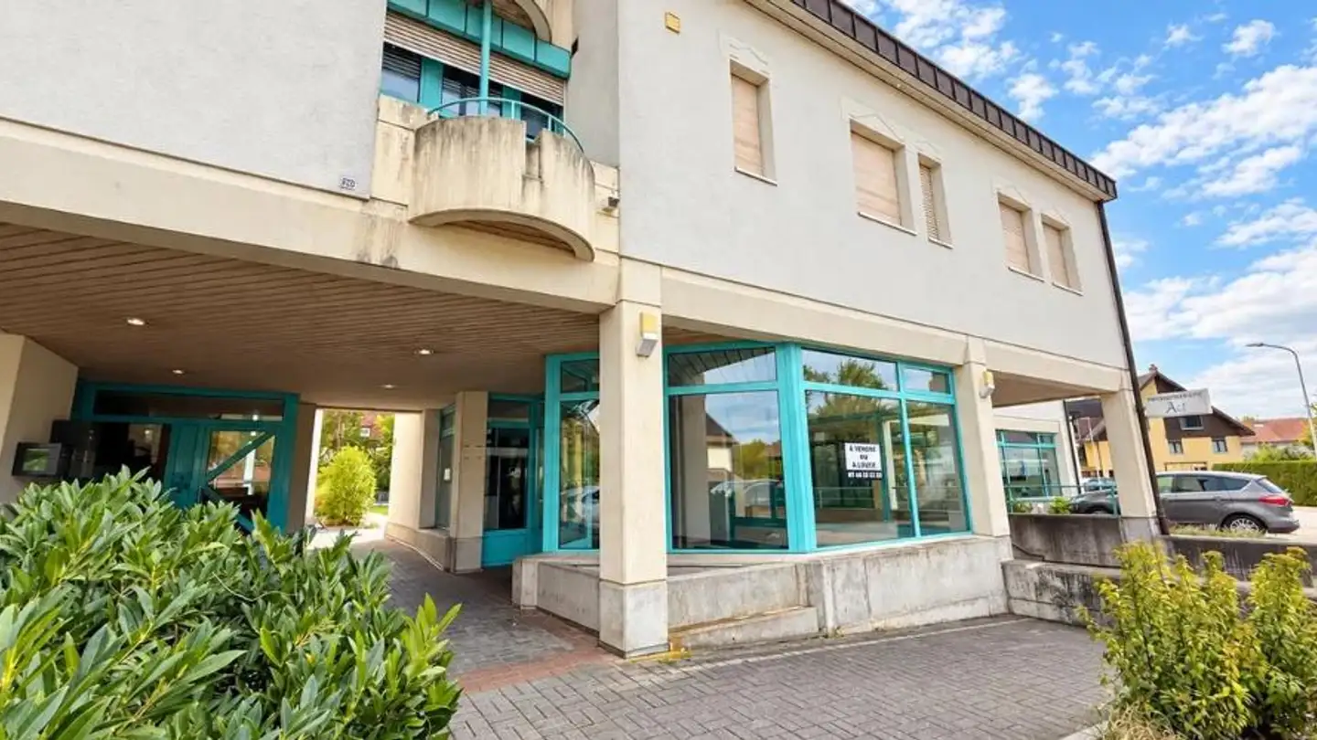 Commercial for sale - 2854 Bassecourt