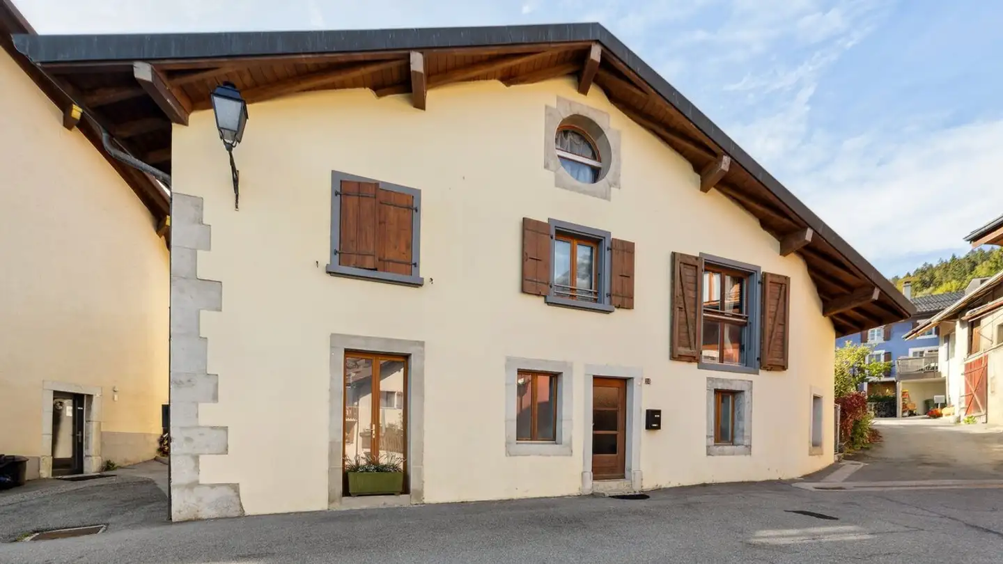 Mehrfamilienhaus kaufen - Route De St-George, 1188 Gimel
