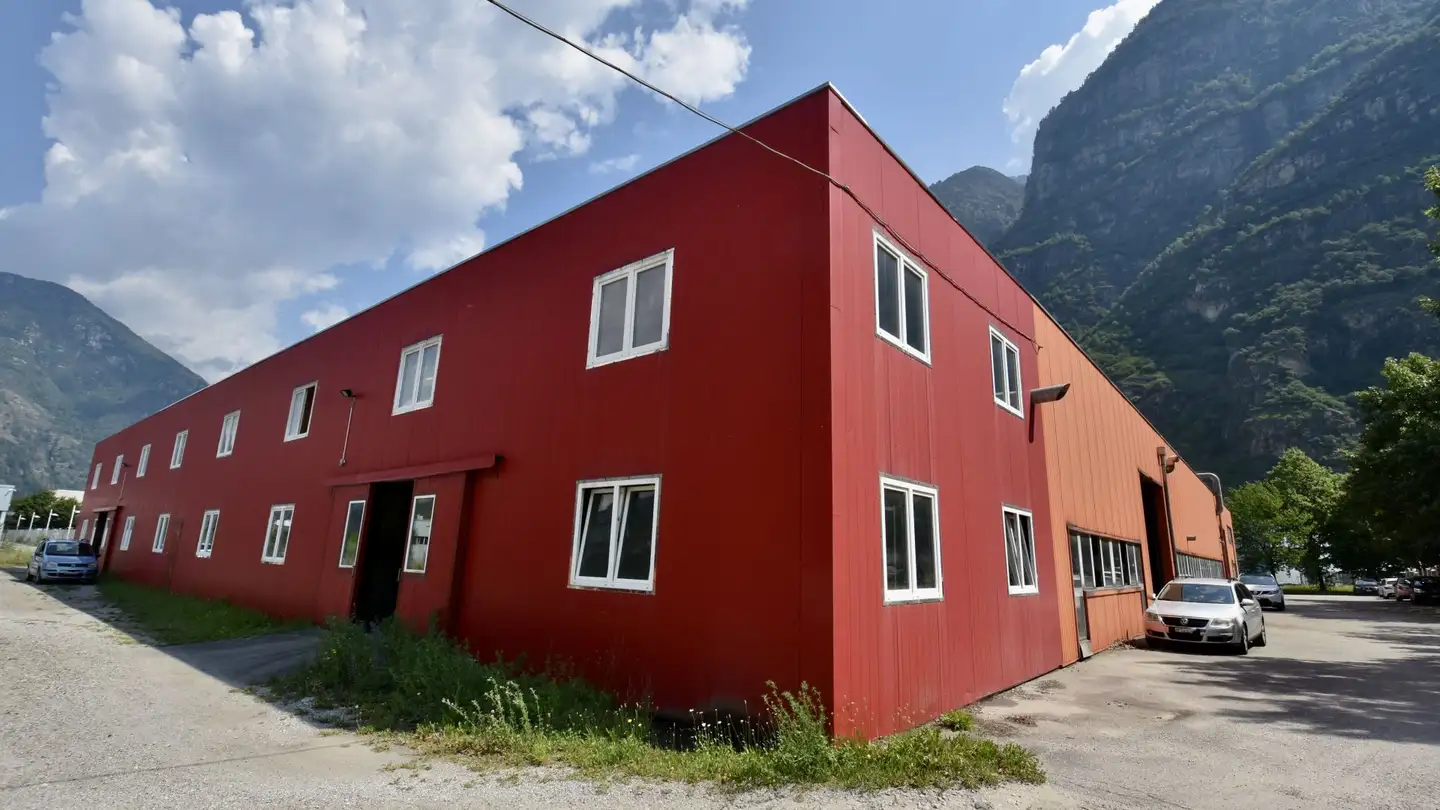Fabbrica in vendita - Via Industria 20, 6710 Biasca - Photo 2
