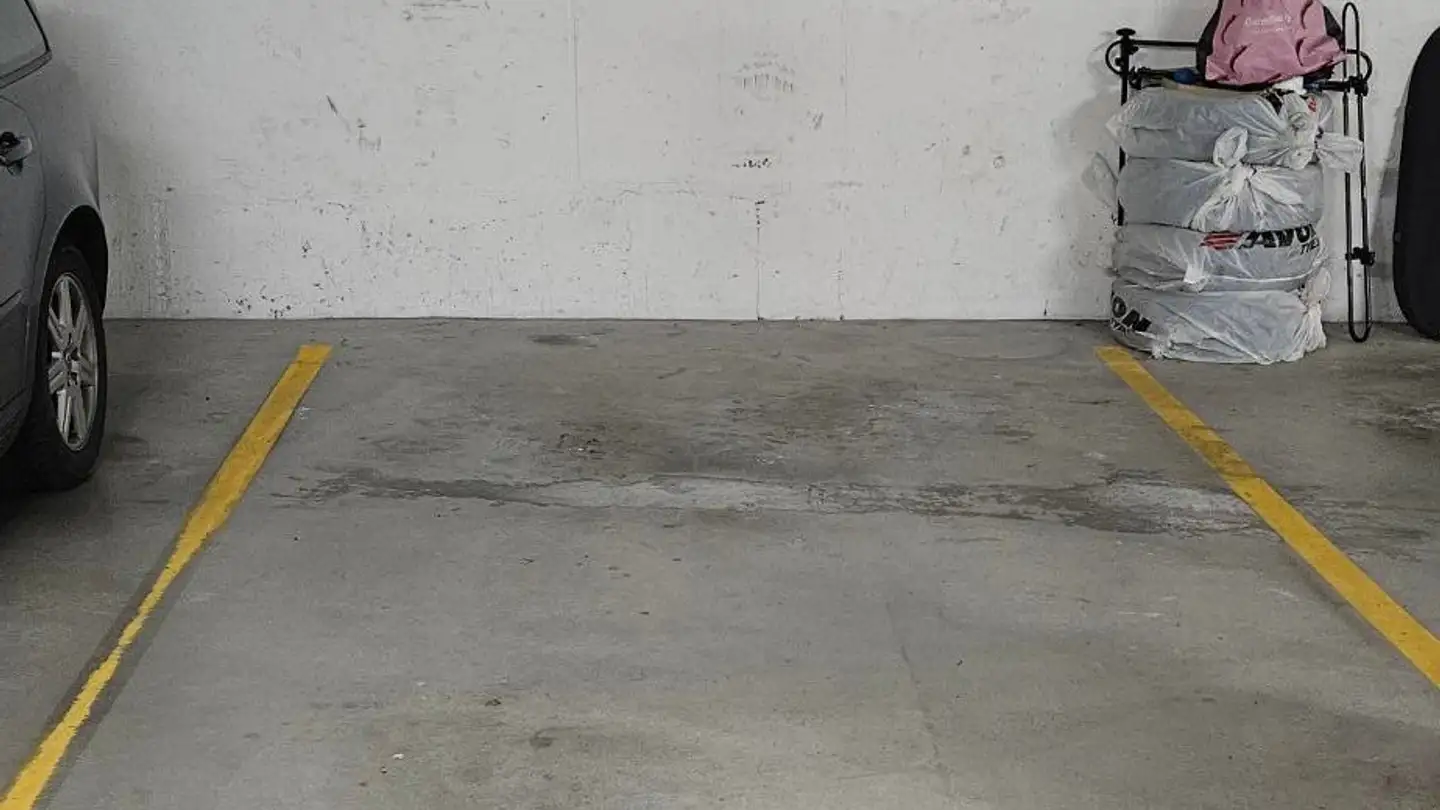 Place de parking souterraine à louer - Bättigmatt 19, 6423 Seewen SZ