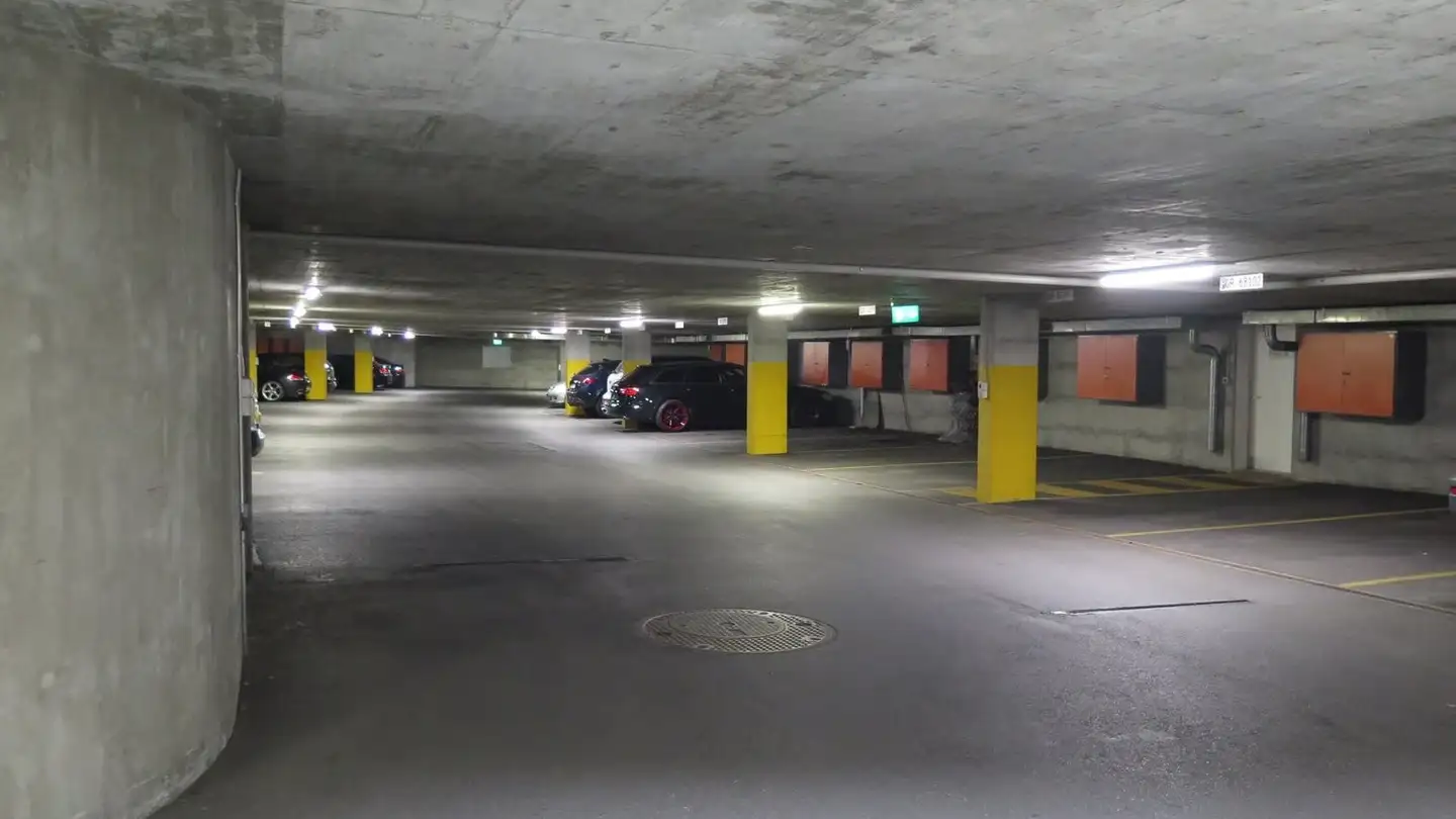 Underground parking space for rent - Dreibündenstrasse 46, 7000 Chur