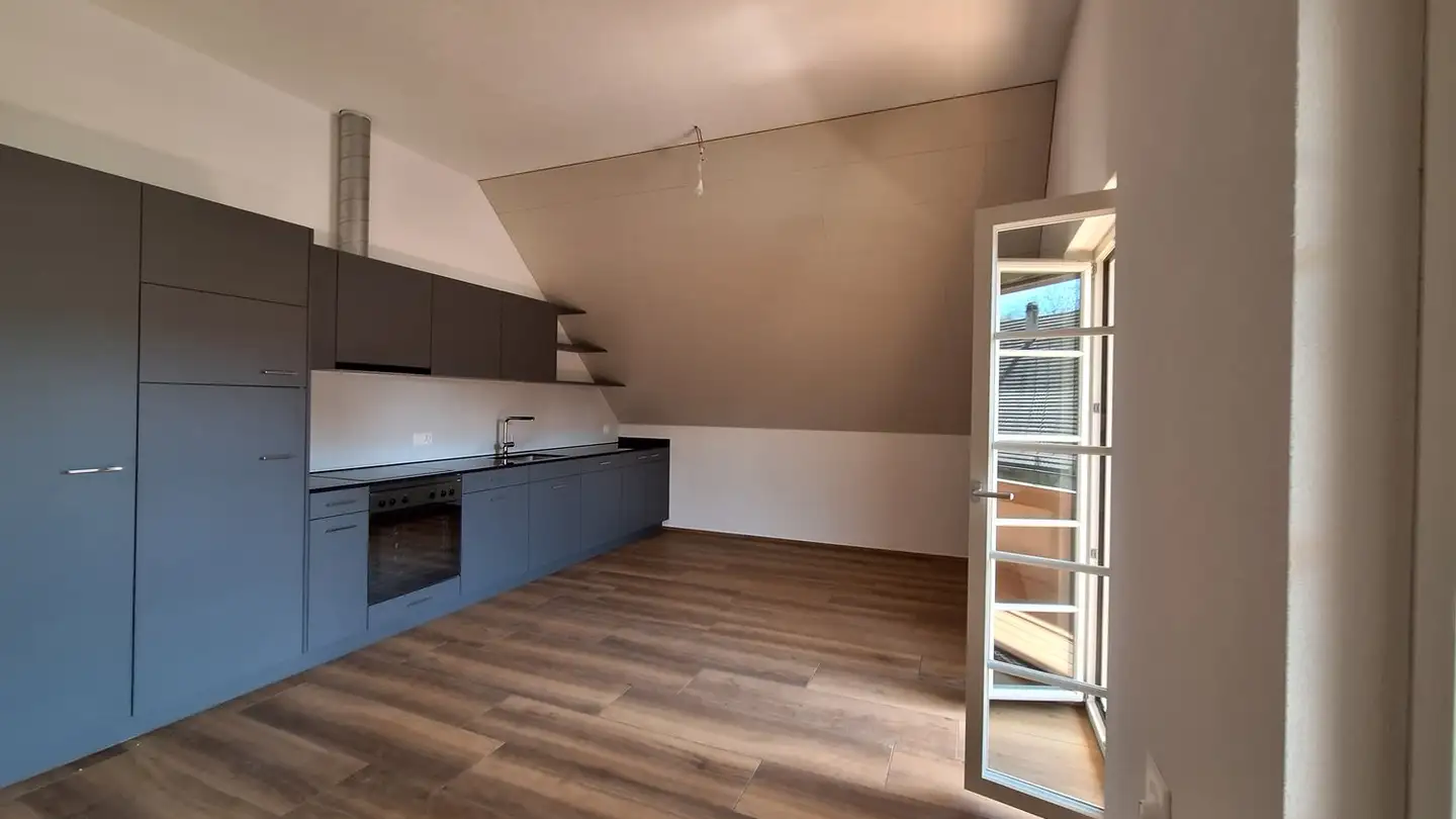 Attic flat for rent - Hauptstrasse 41, 4952 Eriswil - Photo 2