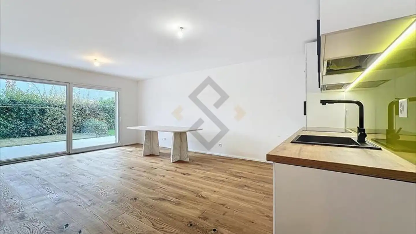 Apartment for rent - 1907 Saxon